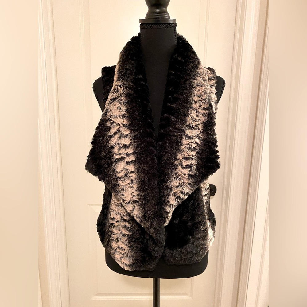Cupio Faux Fur Gradient Colored Vest Sz M